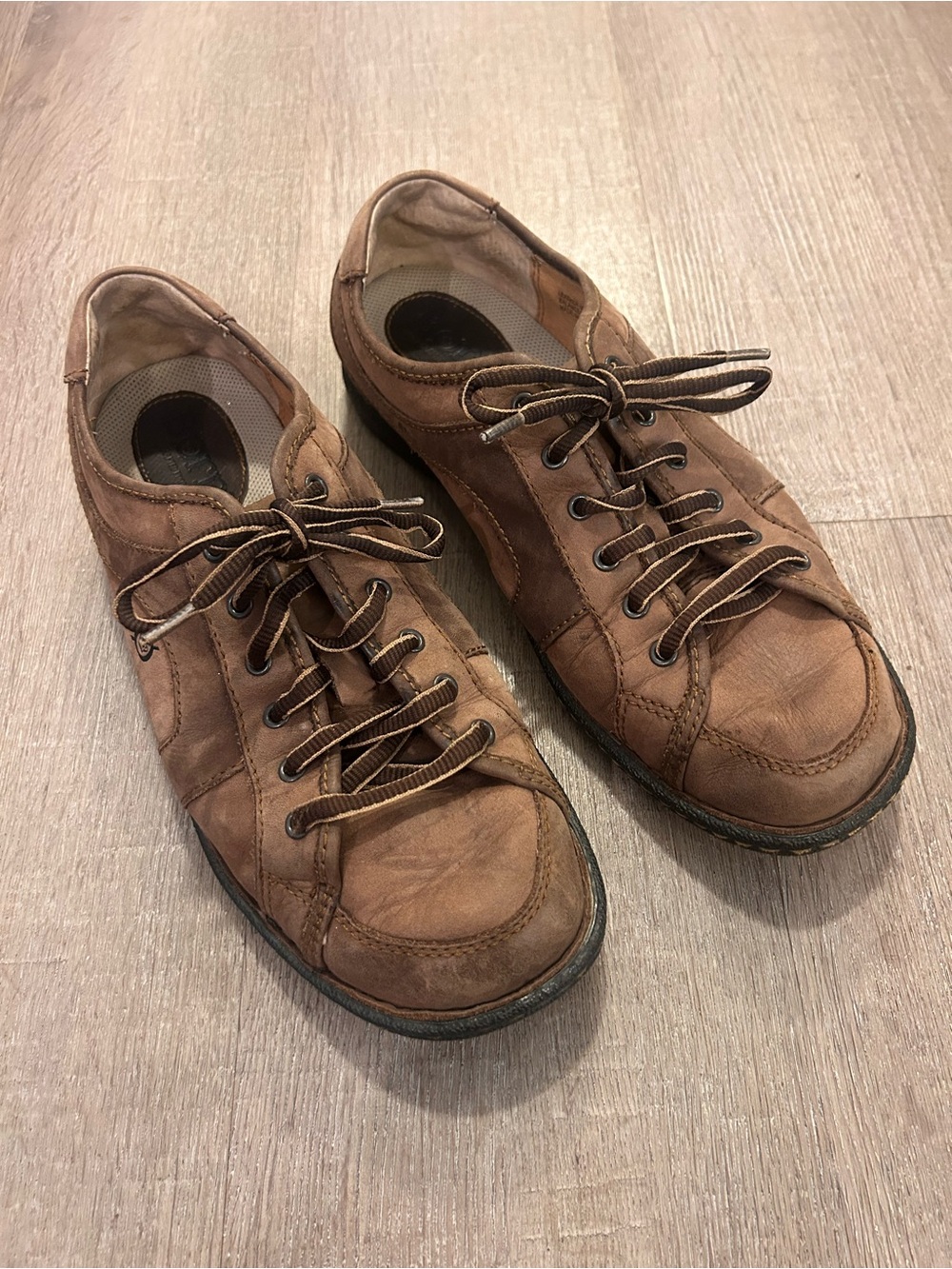 BORN Men's Casual Sneakers Brown Lace Up Low-Top Comfort Insole Size 10